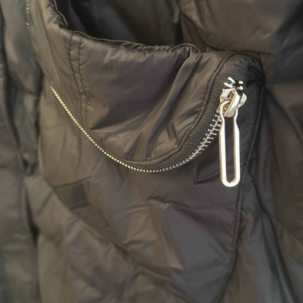 Modern Bubble Black Down Puffer Coat! In it’s signature orange bag! Size L - Picture 6 of 15